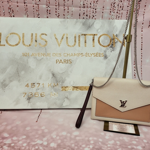 LOUIS VUITTON Pochette Rose Quartz Lockme ♡ - Picture 3 of 10